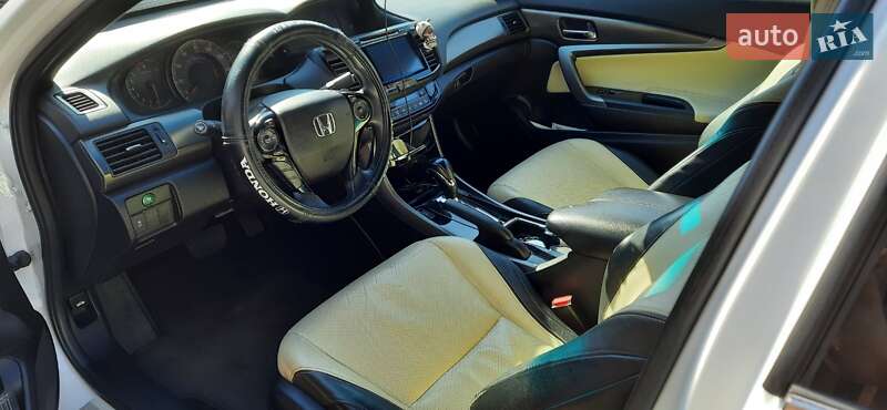 Купе Honda Accord 2015 в Киеве