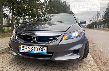 Купе Honda Accord 2010 в 