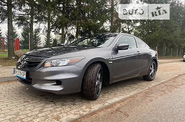 Купе Honda Accord 2010 в 