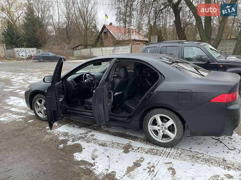 Седан Honda Accord 2005 в Киеве
