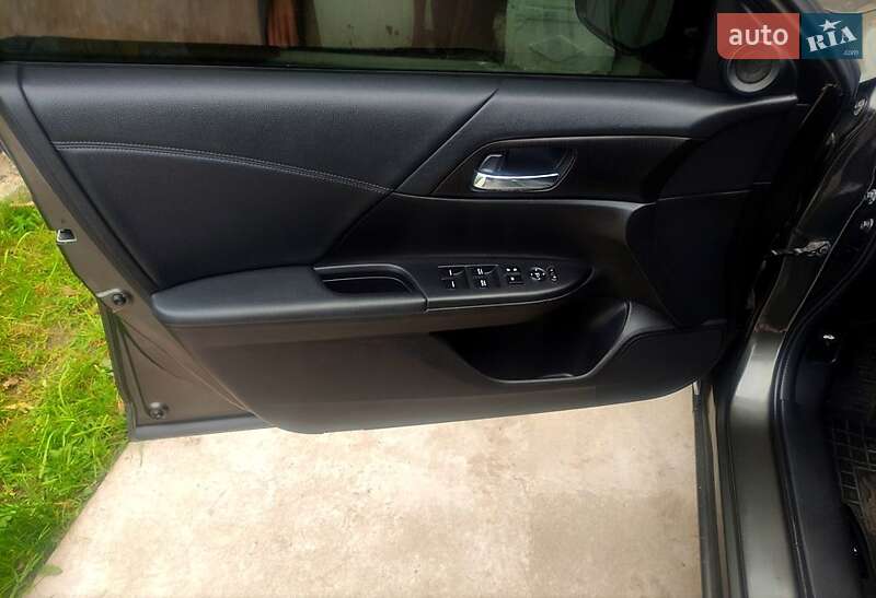 Седан Honda Accord 2014 в Новомосковске