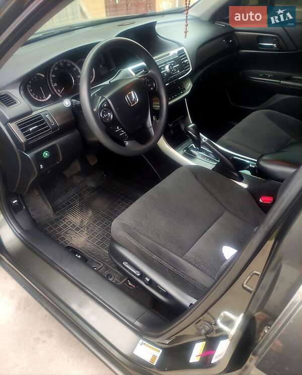 Седан Honda Accord 2014 в Новомосковске