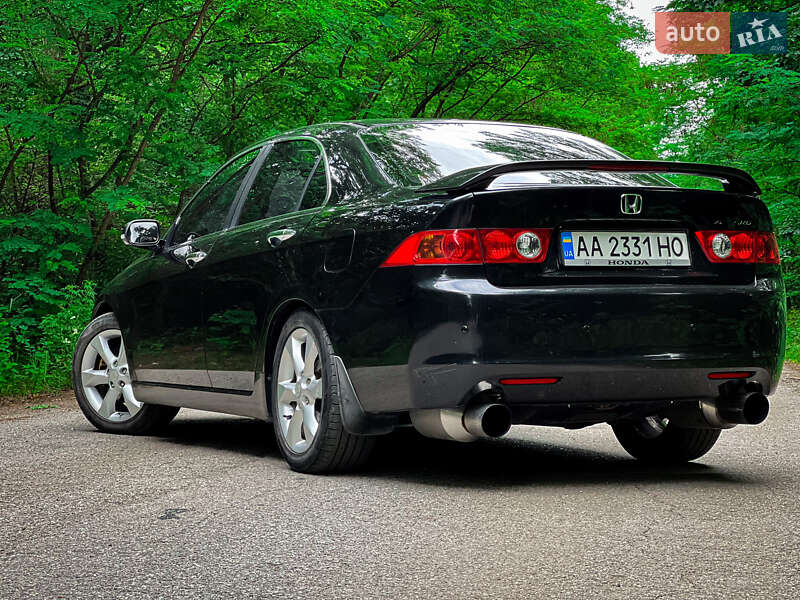 Седан Honda Accord 2004 в Киеве