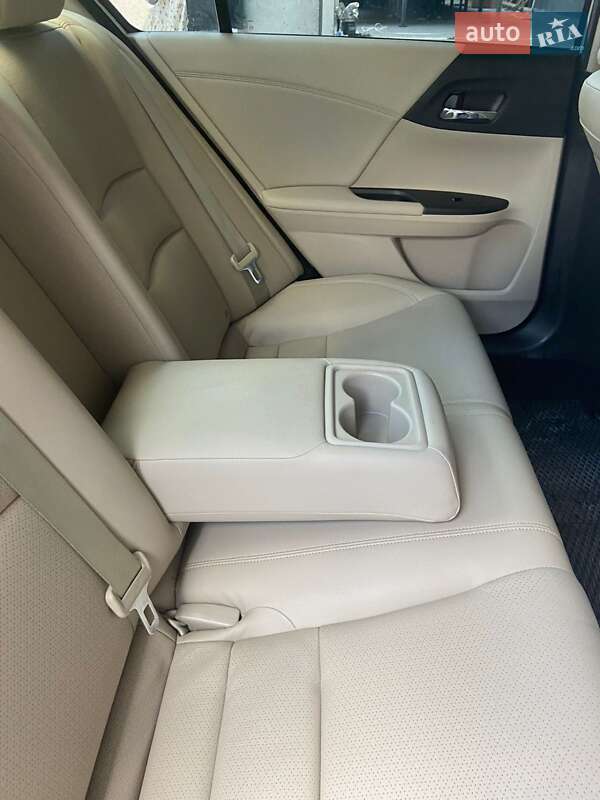 Седан Honda Accord 2014 в Шептицькому
