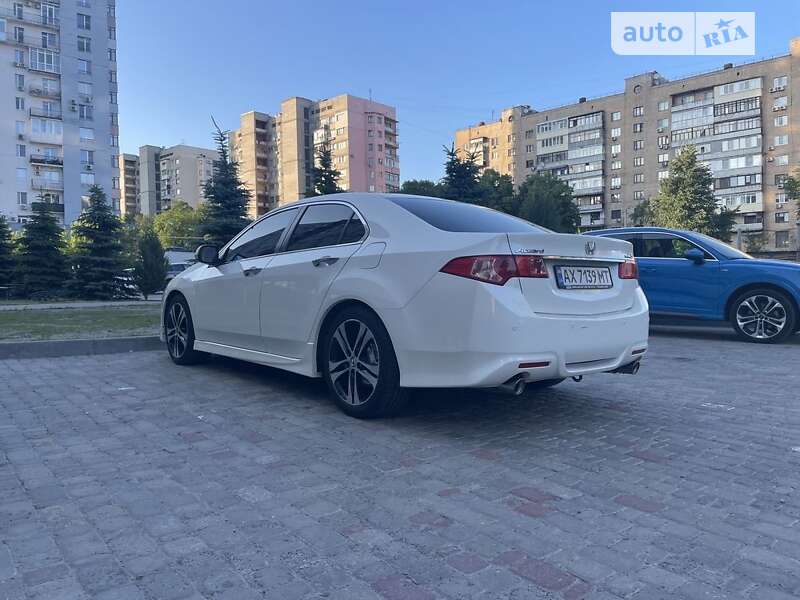Седан Honda Accord 2011 в 