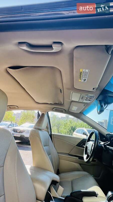 Седан Honda Accord 2014 в Києві