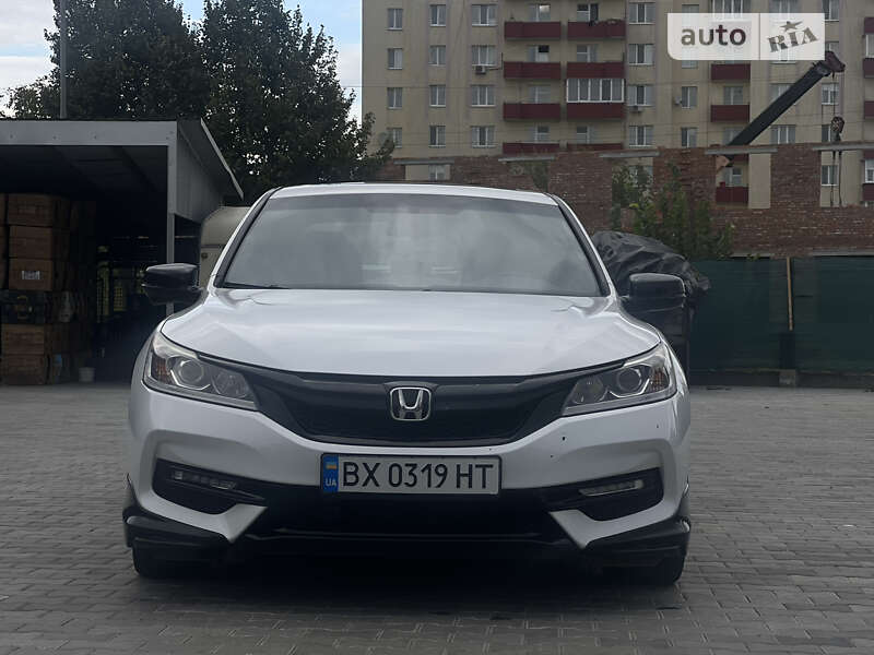 Седан Honda Accord 2017 в Старокостянтинові