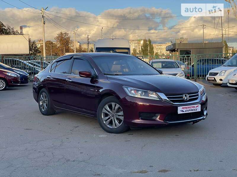 Седан Honda Accord 2014 в Киеве