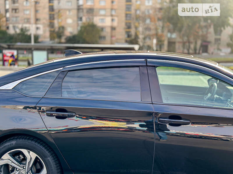 Седан Honda Accord 2019 в Киеве