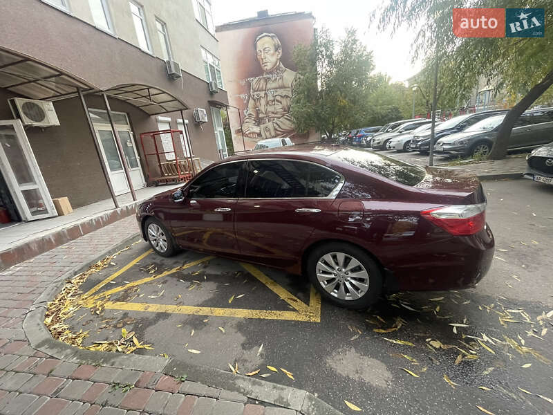 Седан Honda Accord 2013 в Києві