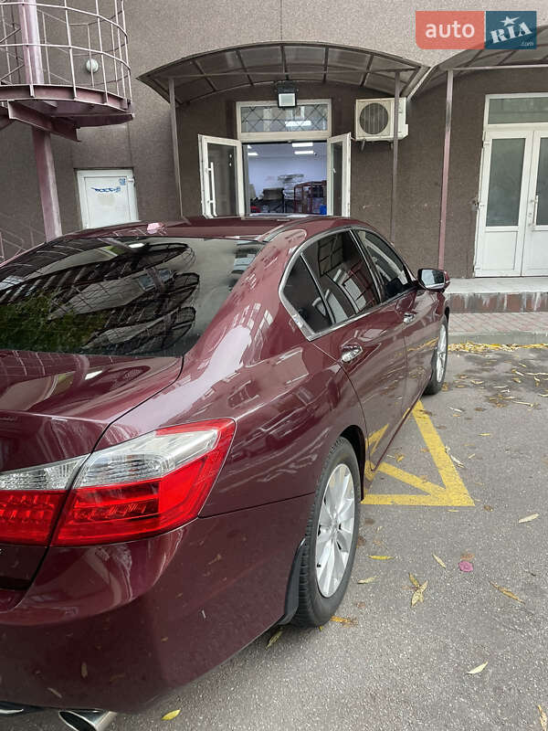 Седан Honda Accord 2013 в Києві
