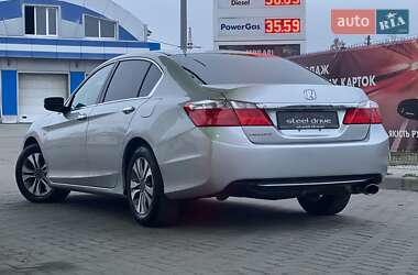 Седан Honda Accord 2014 в 