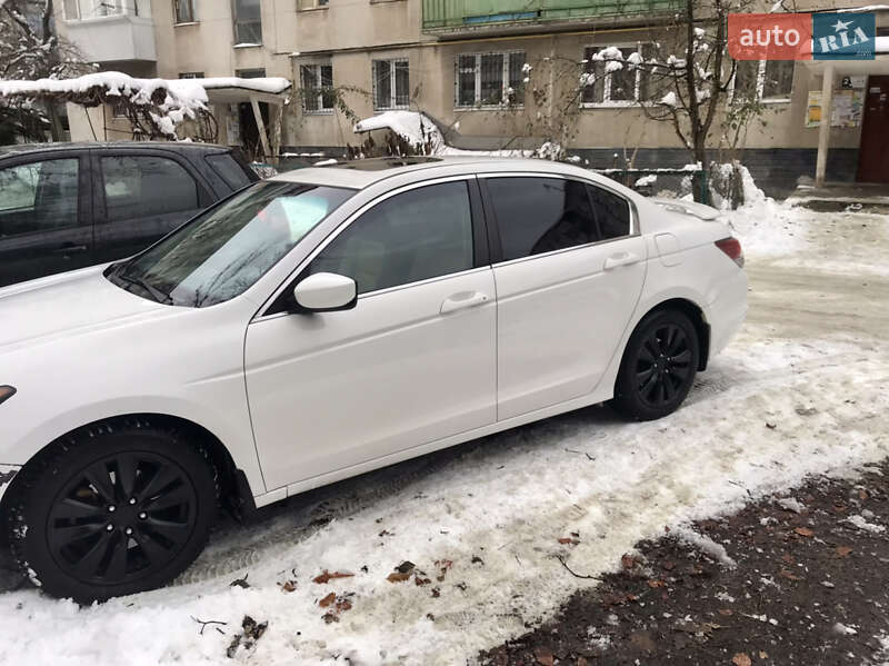 Седан Honda Accord 2010 в Львове