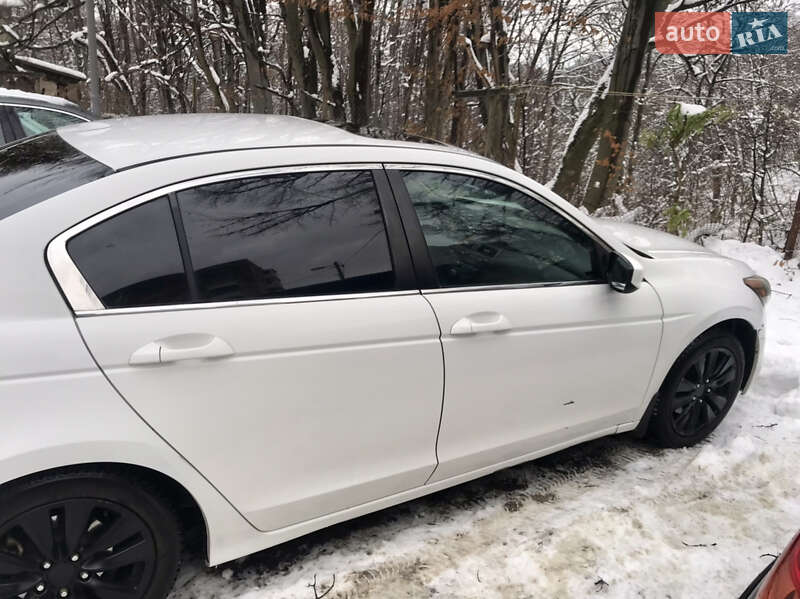 Седан Honda Accord 2010 в Львове