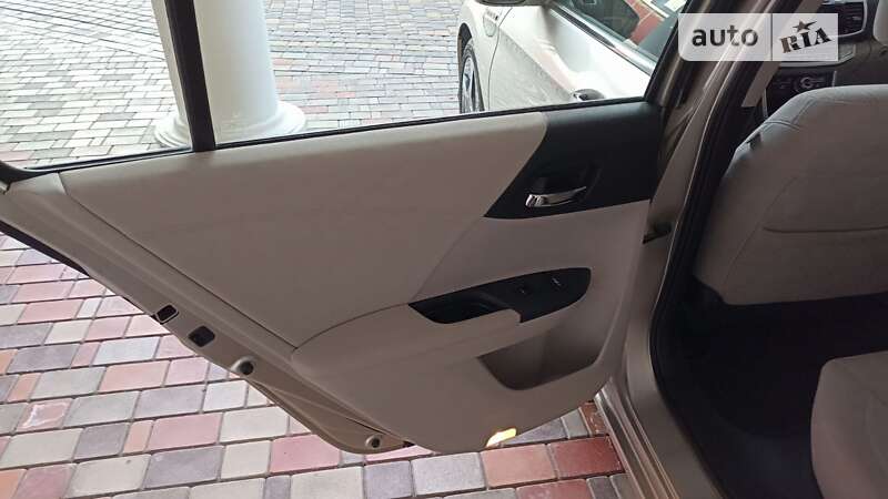 Седан Honda Accord 2014 в Умані