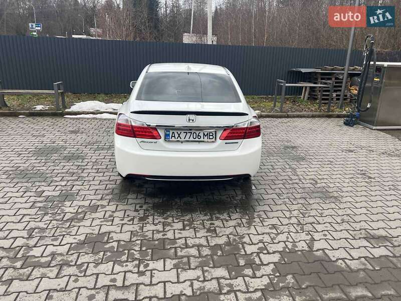 Седан Honda Accord 2014 в Львове