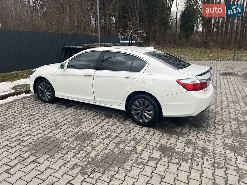 Седан Honda Accord 2014 в Львове