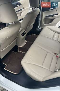 Седан Honda Accord 2014 в Львове