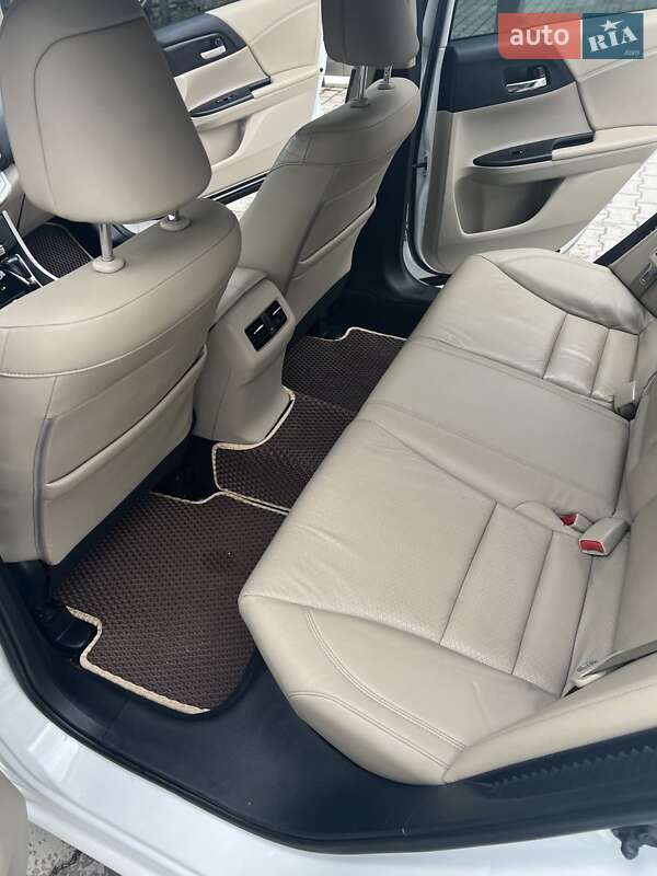 Седан Honda Accord 2014 в Львове