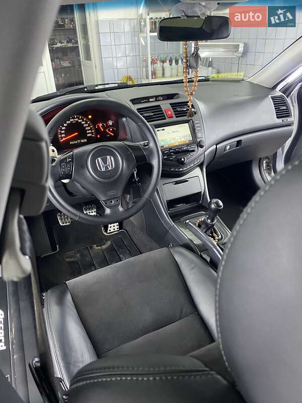 Седан Honda Accord 2004 в Киеве