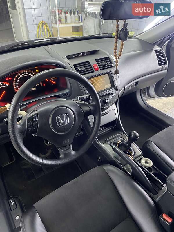 Седан Honda Accord 2004 в Киеве