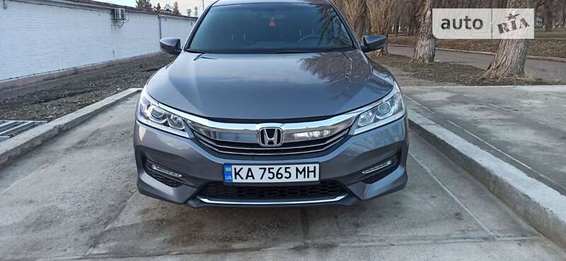 Седан Honda Accord 2016 в Києві