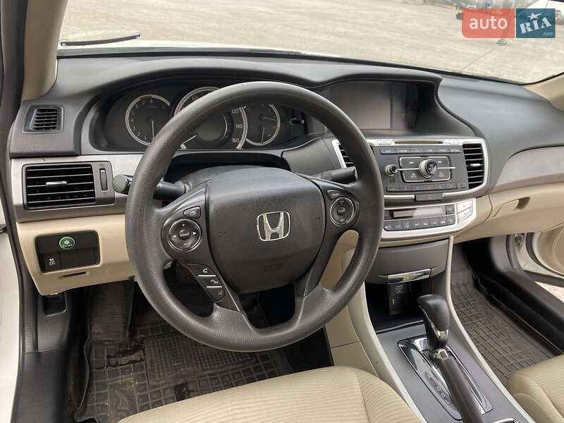 Седан Honda Accord 2014 в Киеве
