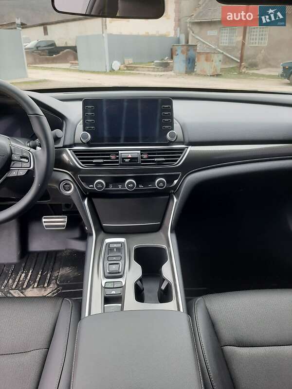 Седан Honda Accord 2022 в Чорткові