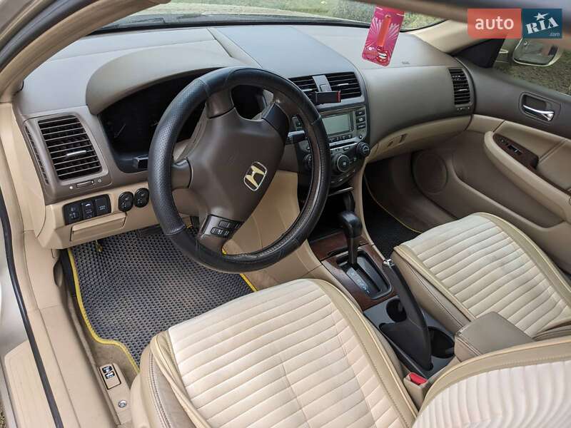 Седан Honda Accord 2006 в Онуфриевке