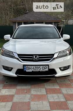 Седан Honda Accord 2013 в Києві