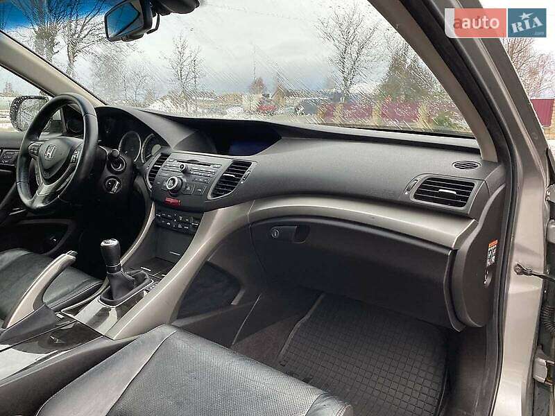Седан Honda Accord 2010 в Ивано-Франковске