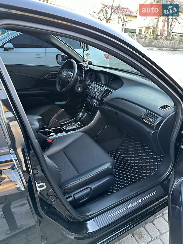 Седан Honda Accord 2016 в Львове