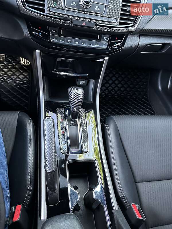 Седан Honda Accord 2016 в Львове