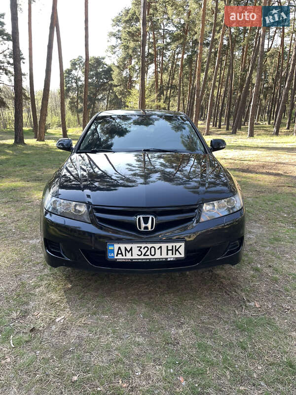 Седан Honda Accord 2006 в Ахтырке