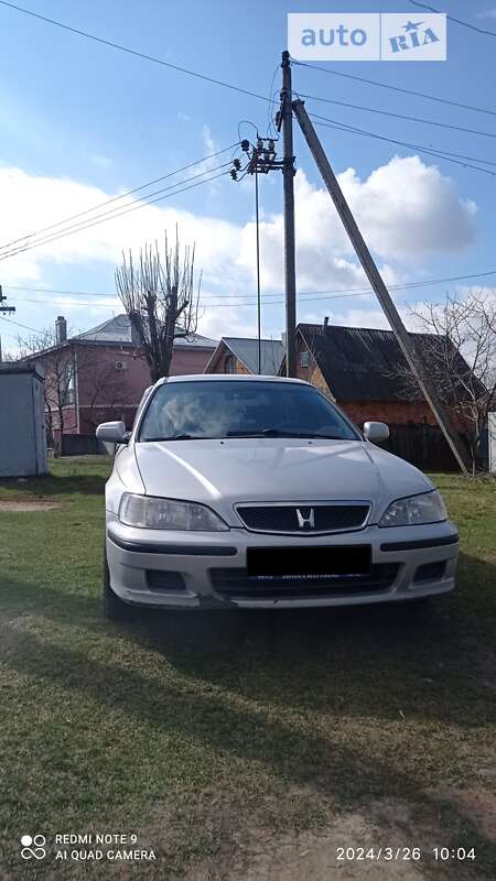 Седан Honda Accord 2000 в Черновцах
