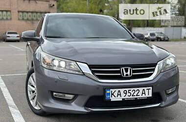 Седан Honda Accord 2013 в Киеве