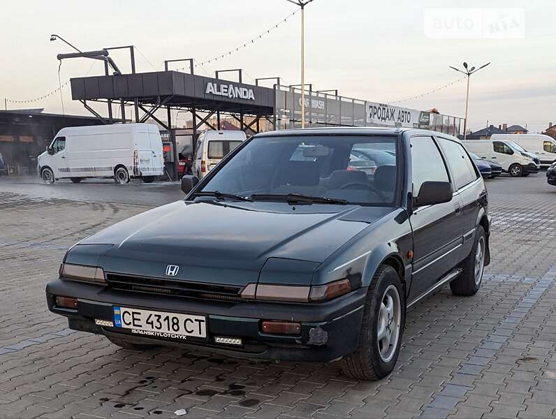 Хетчбек Honda Accord 1988 в Чернівцях