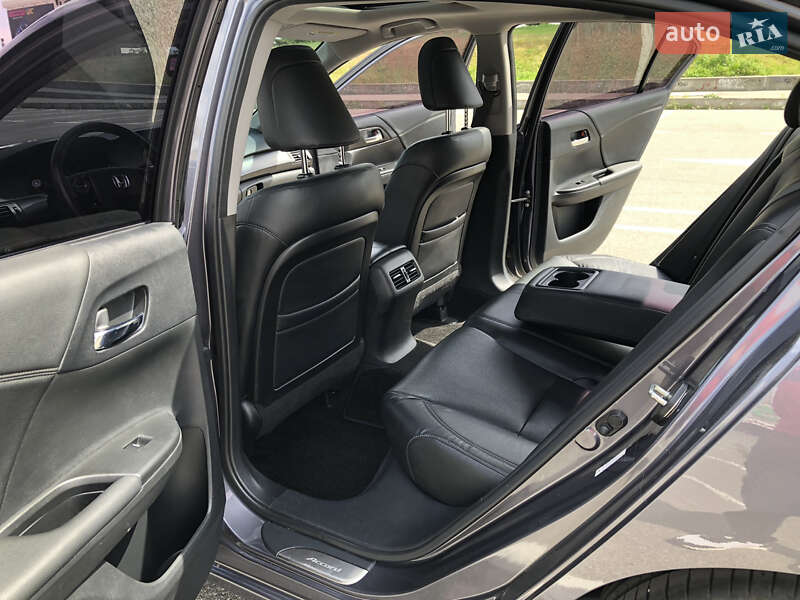 Седан Honda Accord 2014 в Киеве