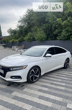 Седан Honda Accord 2018 в Ужгороде