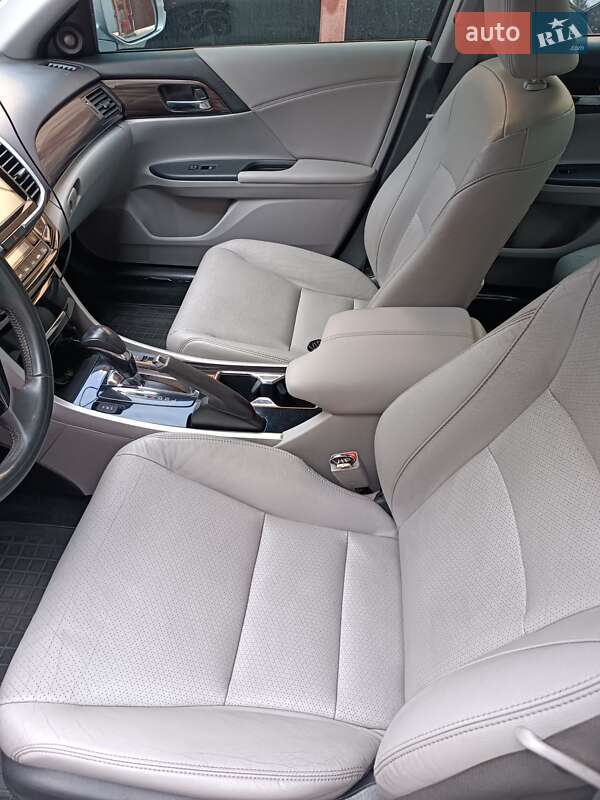 Седан Honda Accord 2016 в Николаеве