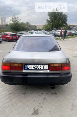 Седан Honda Accord 1990 в Киеве