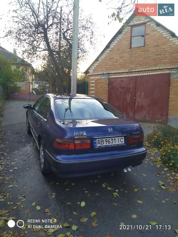 Седан Honda Accord 1996 в Виннице