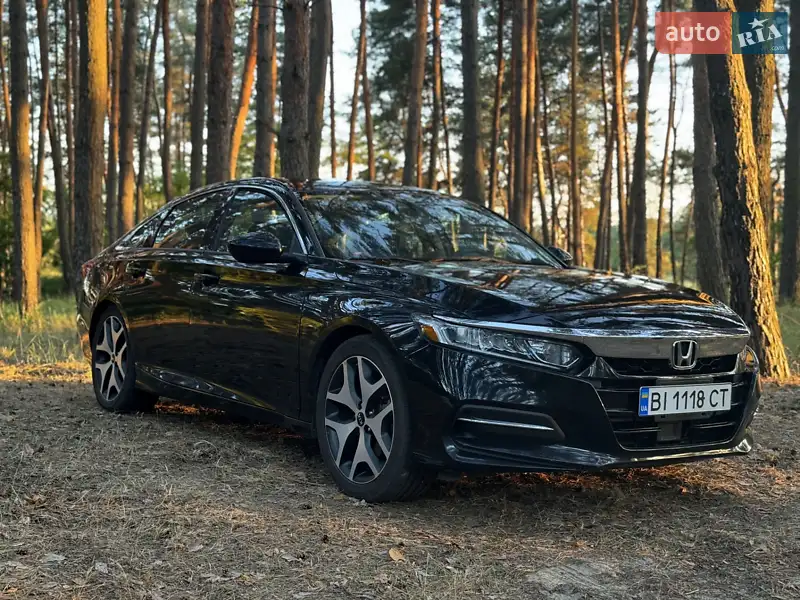 Honda Accord 2019 VIN 1HGCV3F13KA013128 фото оголошення 35 з 90