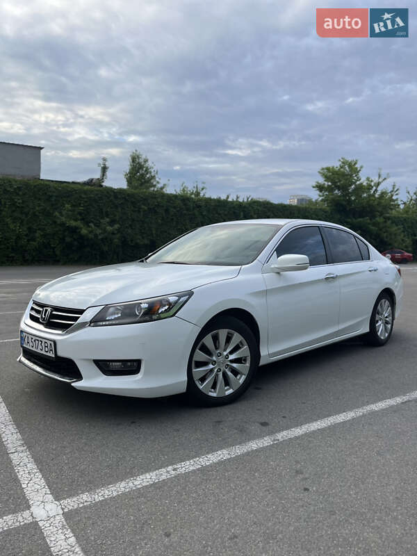 Седан Honda Accord 2015 в Киеве