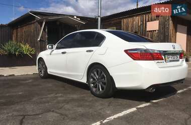 Седан Honda Accord 2013 в 