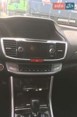 Седан Honda Accord 2013 в 