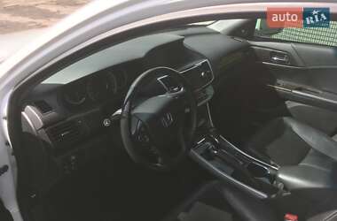 Седан Honda Accord 2013 в 