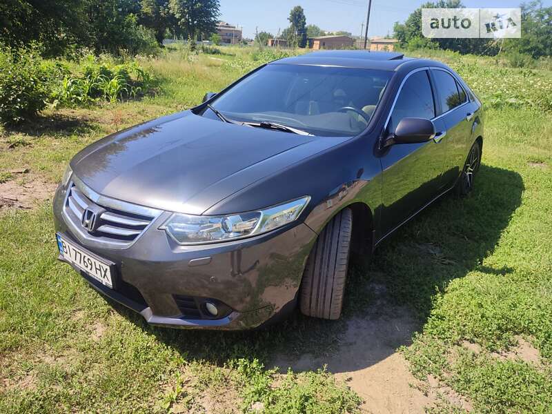 Седан Honda Accord 2011 в Гадячі