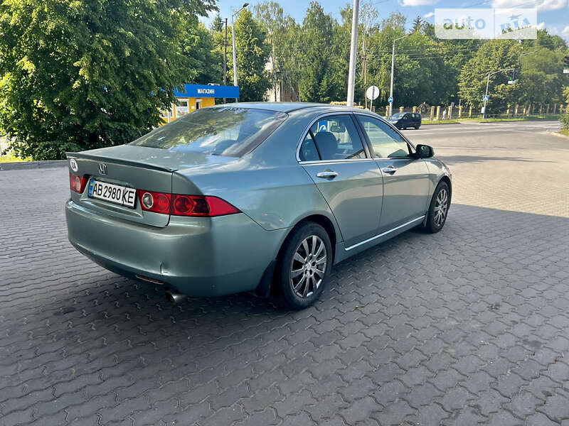 Седан Honda Accord 2004 в Виннице