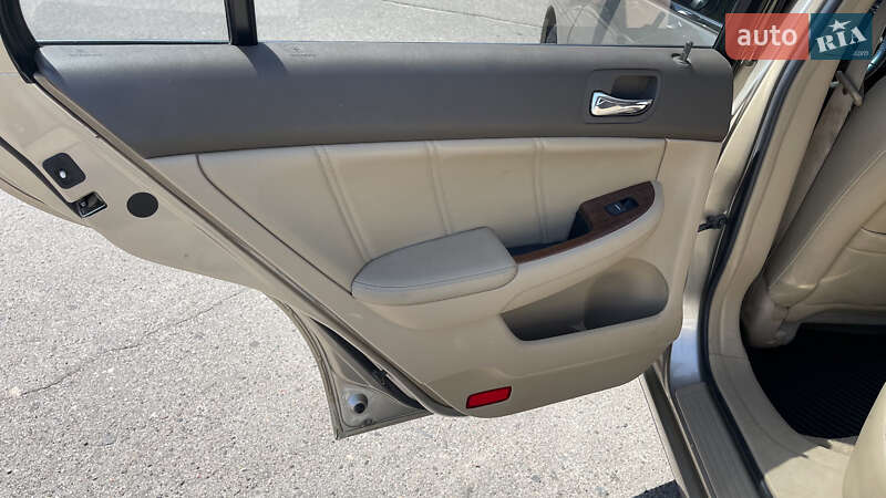 Седан Honda Accord 2006 в Черкасах